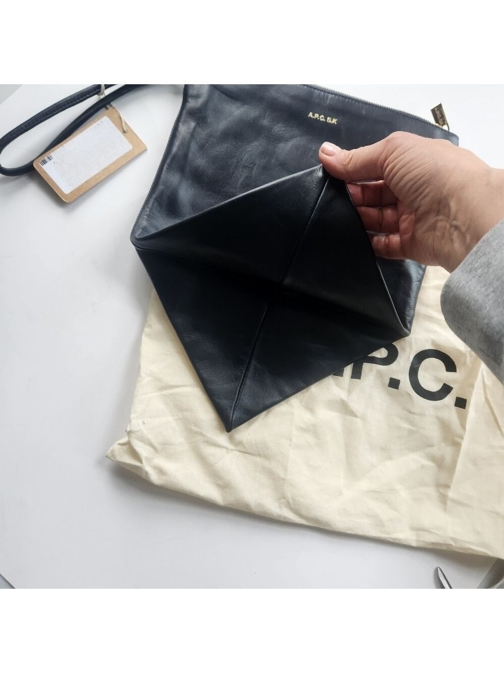 A.P.C. Navy Suzanne Pyramid Clutch BNWT with scratches - Picture 7 of 10